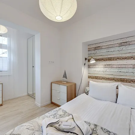 Lion - La Playa Apartment *